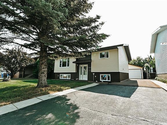 2nd image of 1661 Olive Diefenbaker Dr