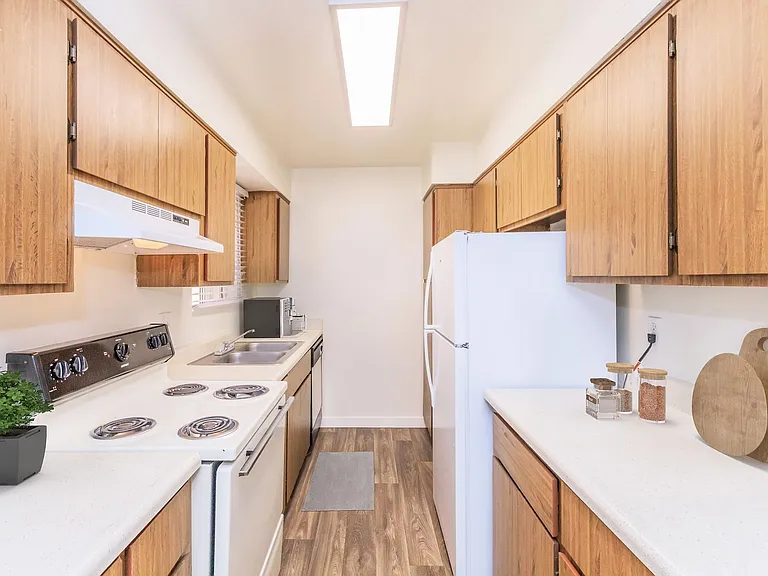 Lincoln Place Apartments — Photo 32