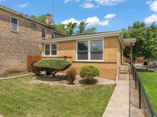 3304 E 136th St, Chicago, IL 60633