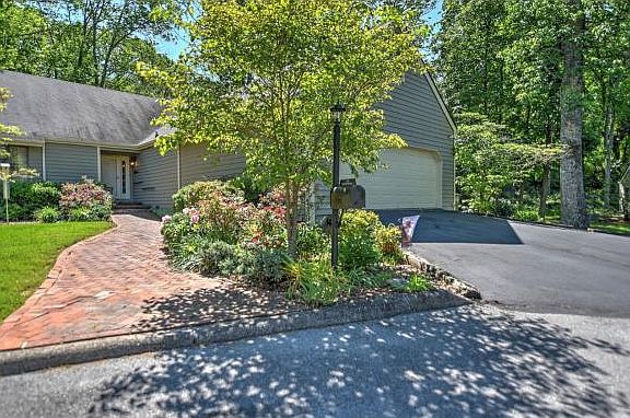 2nd image of 5128 Steeplechase Ct