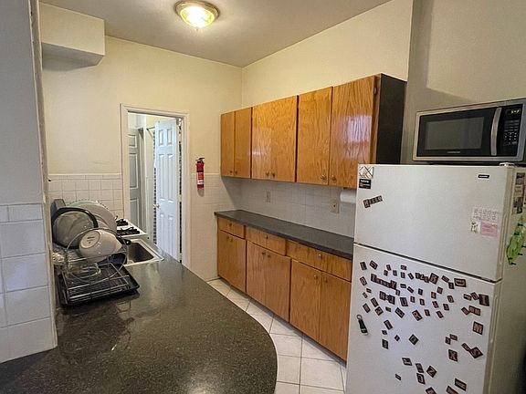 2nd image of 197 7th Ave APT 2L