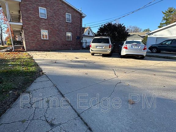 3rd image of 4900 Huntington Ave APT 4