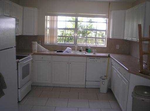 3rd image of 805 SW 1st Ave