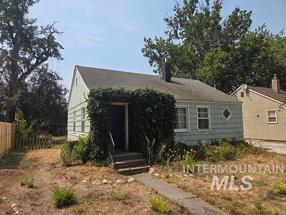2nd image of 1525 S Longmont Ave