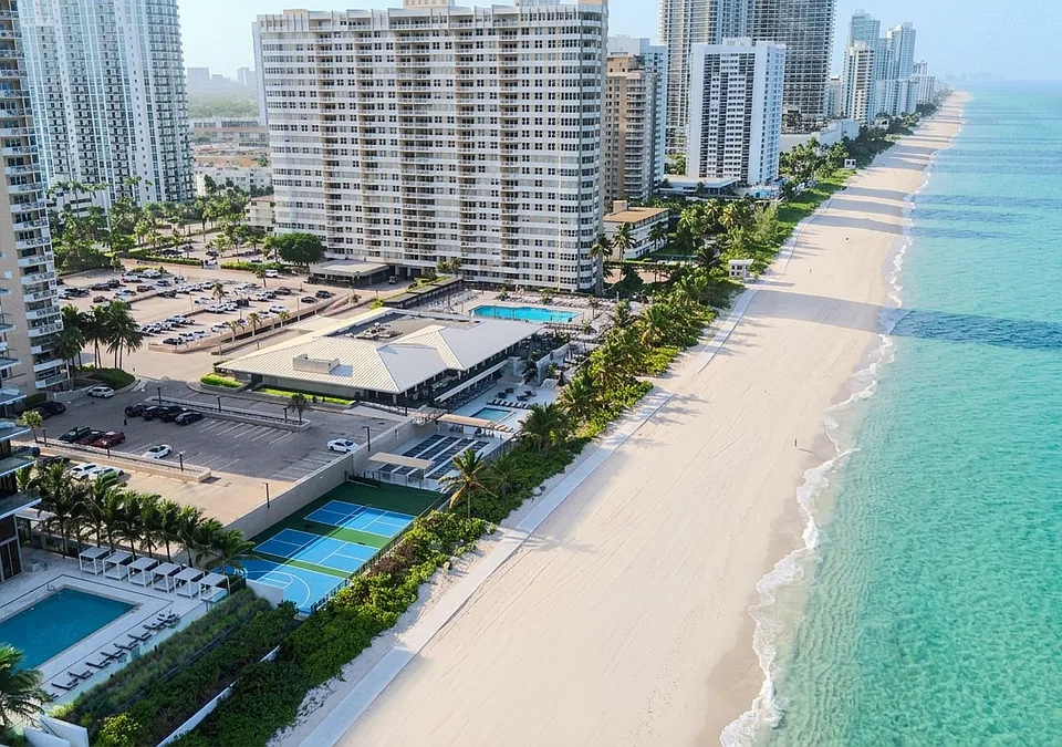 1980 S Ocean Dr #15L