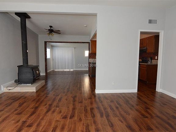 5th image of 104 N Minnesota St