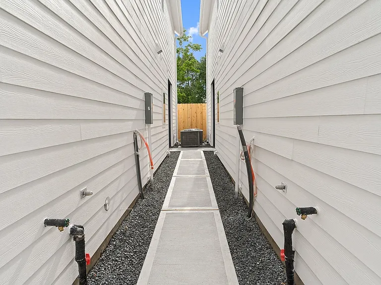 829 Paul Quinn St #A — Photo 23