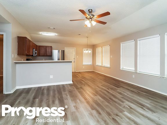 4th image of 2515 Whitehurst Dr