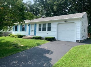 53 Ferncrest Dr, Riverside, RI 02915