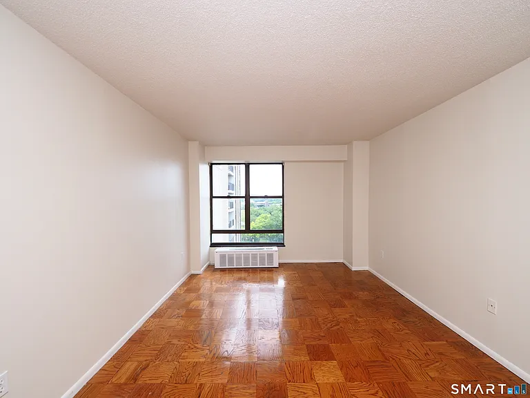 44 Strawberry Hill Ave #7B — Photo 16