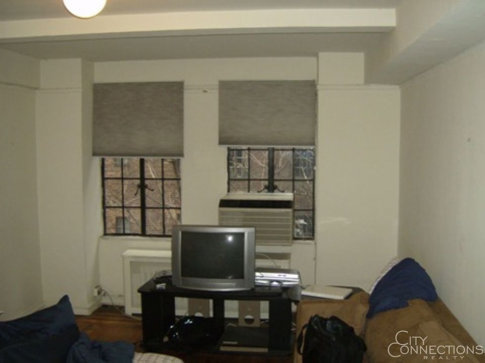 1st image of 312 E 42nd St #517