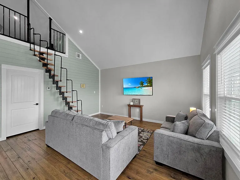 1049 Sunset Cir W — Photo 15