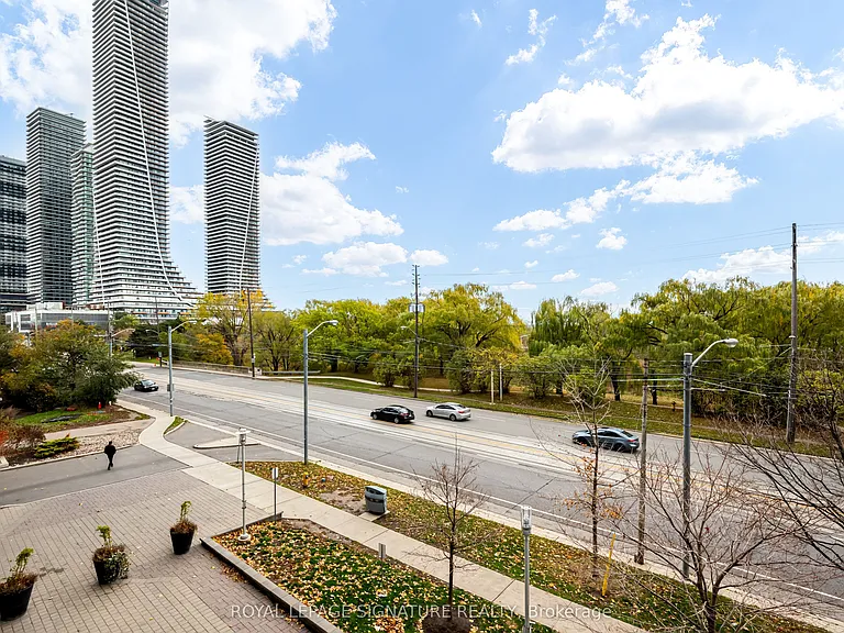 2230 Lake Shore Blvd W #204 — Photo 31