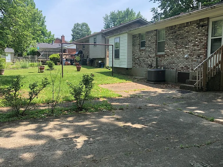 6201 Lynnchester Dr — Photo 14