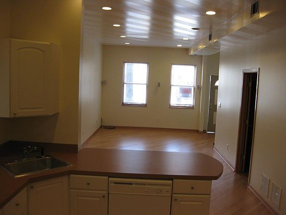 2nd image of 3107 N Southport Ave #2