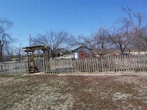 Yard w/20x48 Shop