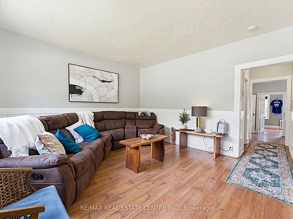 4th image of 25 Beverly St