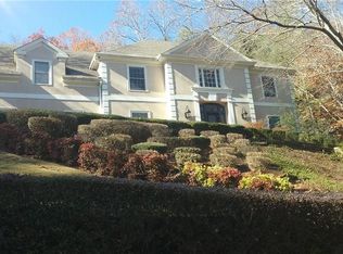 8200 Grogans Ferry Rd, Sandy Springs, GA 30350