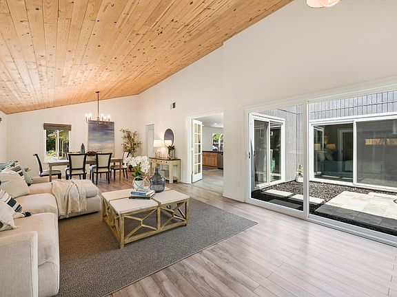 2nd image of 1821 Sherwood Court