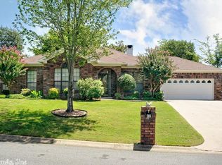 47 Ozark Dr, Maumelle, AR 72113