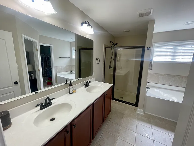 419 Rolling Pines Dr — Photo 8