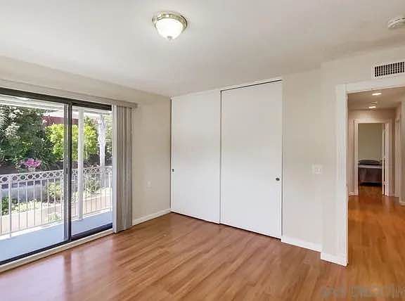 3rd image of 5954 Broadmoor Dr