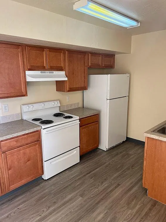 2 bed, 1.5 bath, 930 sqft, $1,295 — Photo 3