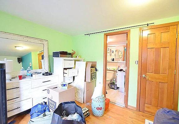 3rd image of 118 W 69th St APT 5A