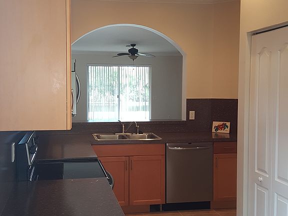 4th image of 9822 SW Eastbrook Cir