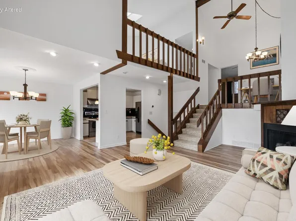 12808 N Colony DRIVE, Mequon, WI 53097