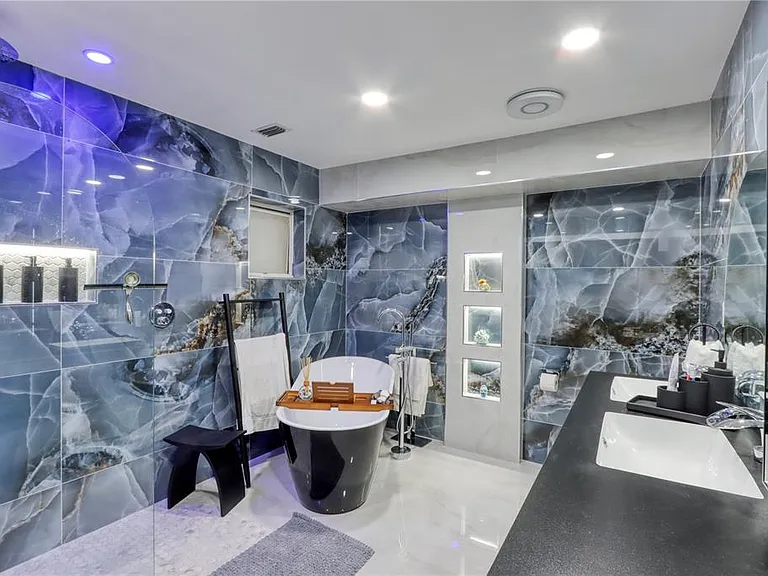 2500 Rio Lisbo Ct — Photo 60