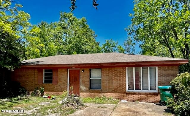 1st image of 4032 Ponderosa Dr