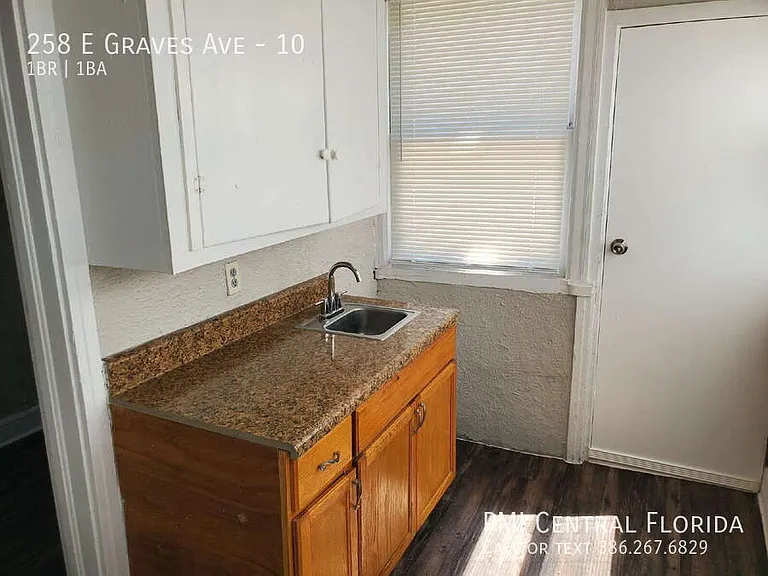 258 E Graves Ave #10 — Photo 11