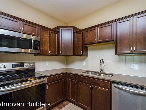4th image of 1102 Mary Ln