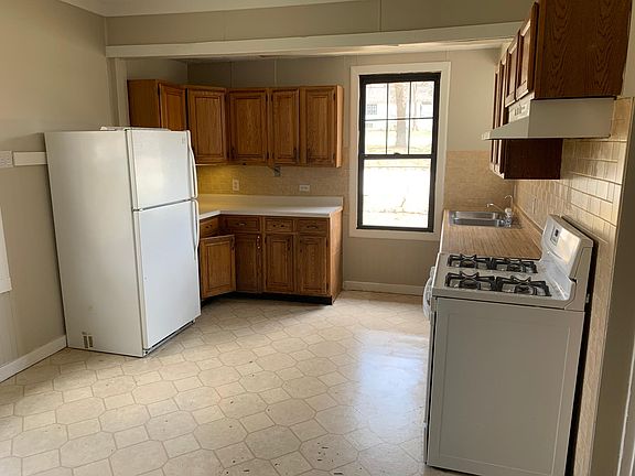 4th image of 2843 Meadowlark Ave