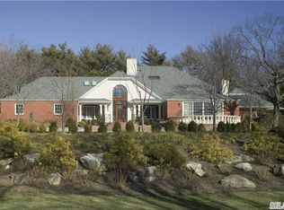 10 Hill Rd, Port Washington, NY 11050