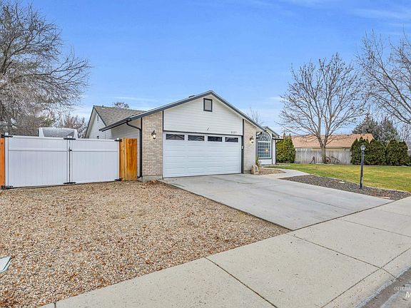 4th image of 1127 W Egret Dr