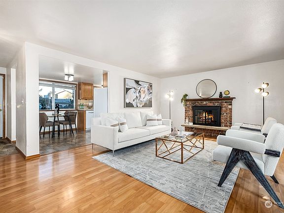 5th image of 21410 106th Street E