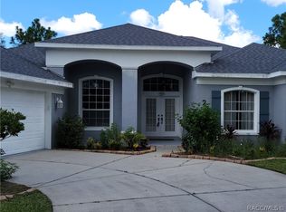 2 Elder Ct E, Homosassa, FL 34446