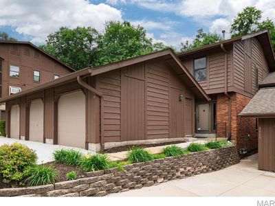 2008 Meadowtree Ln, Saint Louis, MO, 63122
