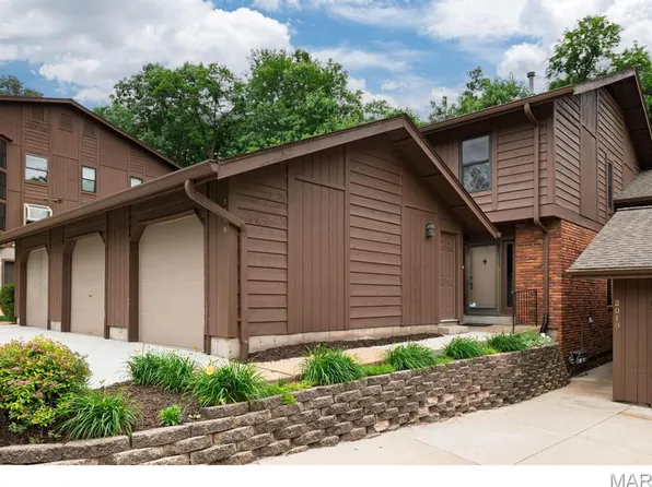 2008 Meadowtree Ln, Saint Louis, MO 63122