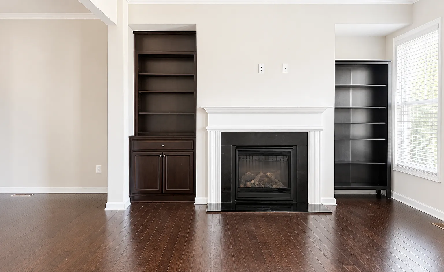 711 Sunset Park Dr — Photo 3