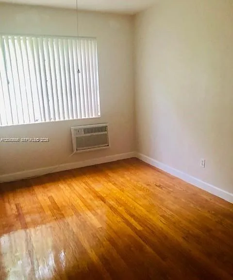 1008 E Ponce De Leon Blvd #3 — Photo 4
