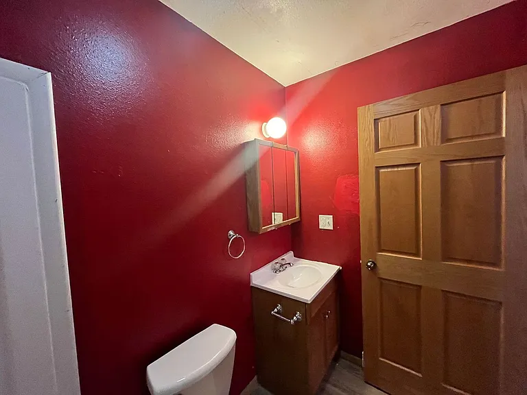1319 E Main St — Photo 5
