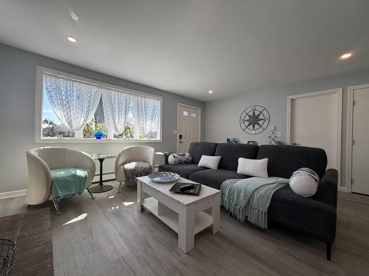 2 bed, 1.0 bath, 1076 sqft, $4,531 — Photo 4