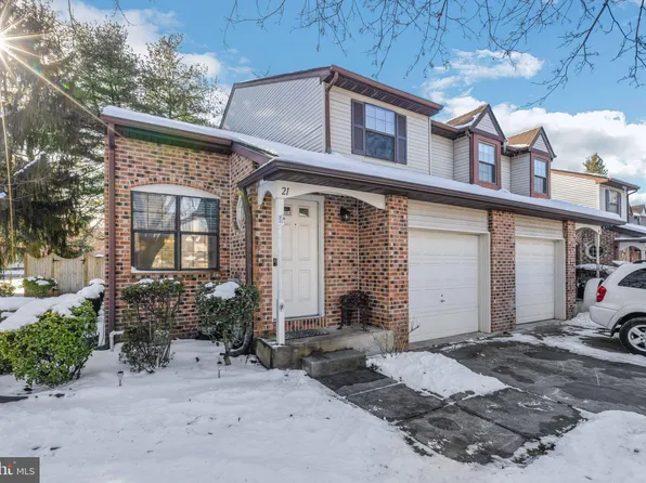 21 Greensward Ln, Cherry Hill, NJ 08002
