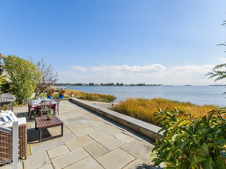 50 Shorefront Park — Photo 6