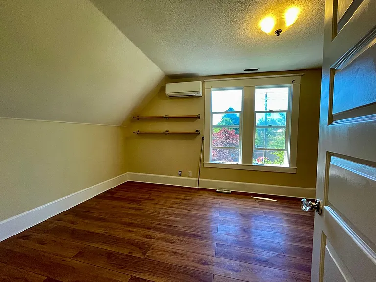 121 NE Mason St — Photo 15