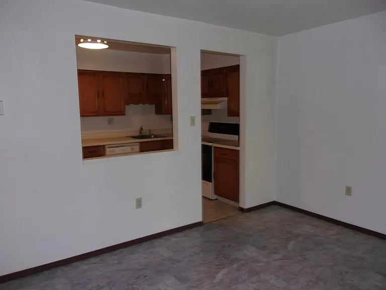 111 N Welles Ave — Photo 9