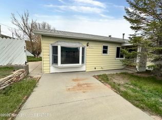 301 La Paloma Dr, Rawlins, WY 82301